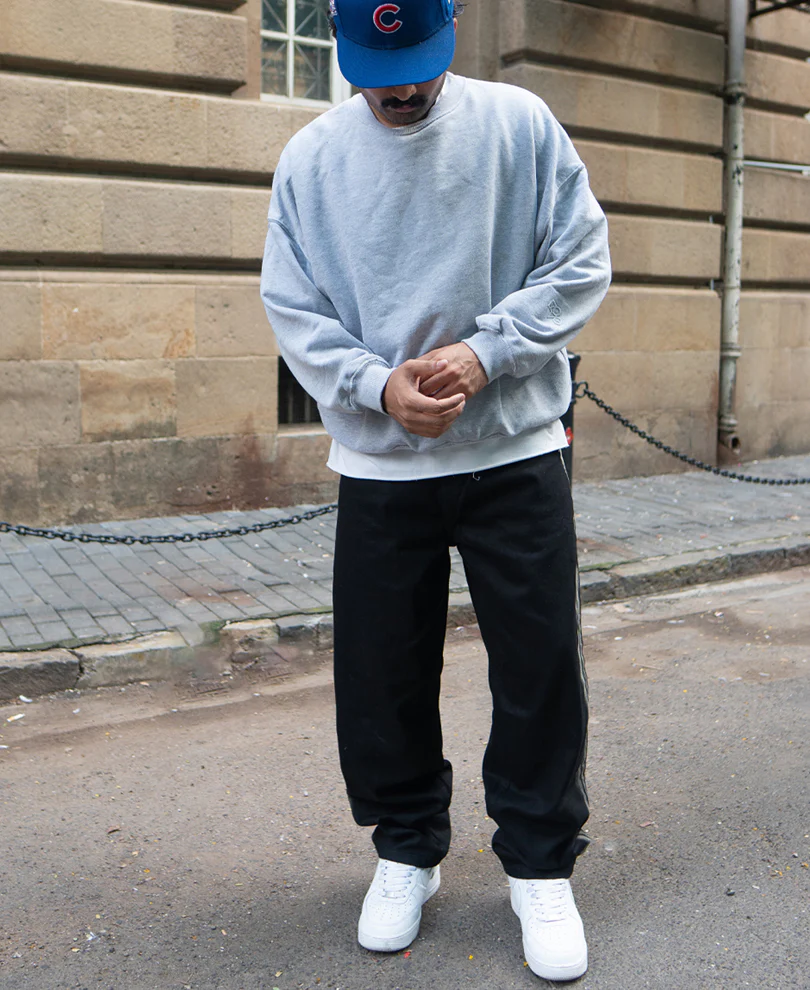 Black Contrast Detail Baggy Jeans - Image 6