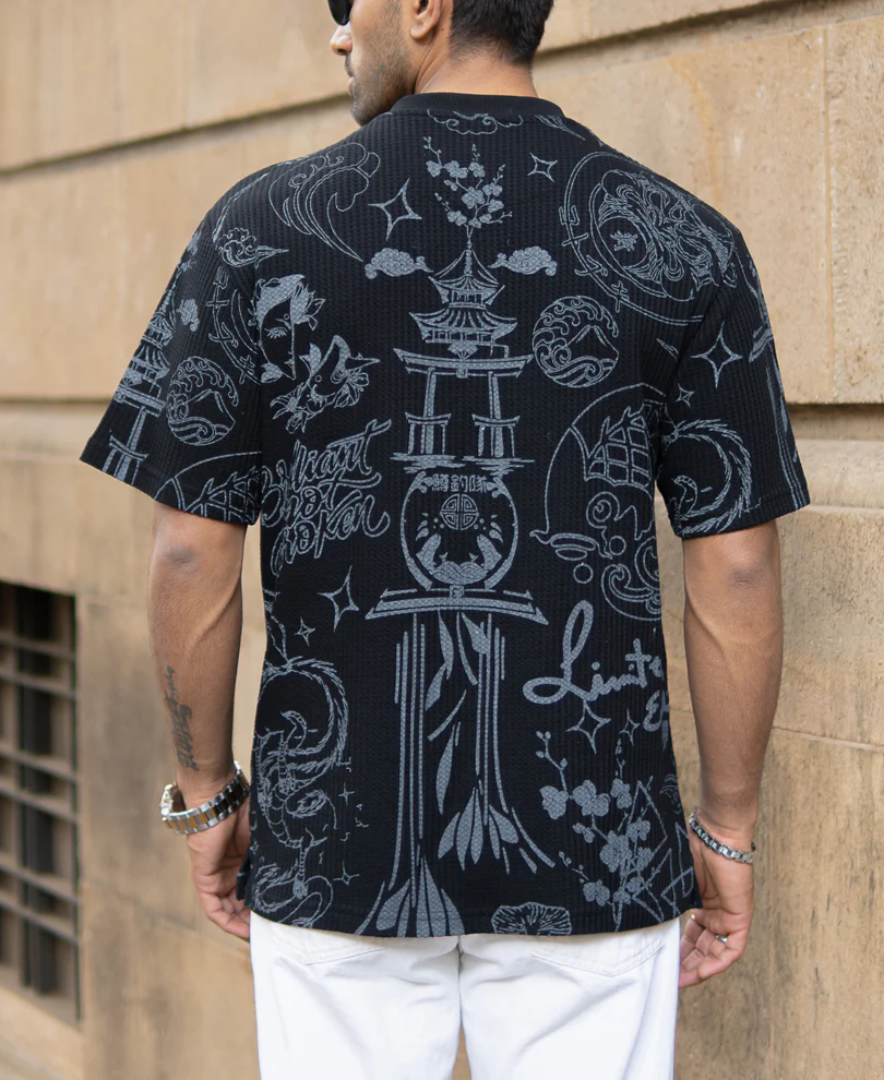 Black Japanese Print Henley T-Shirt - Image 5