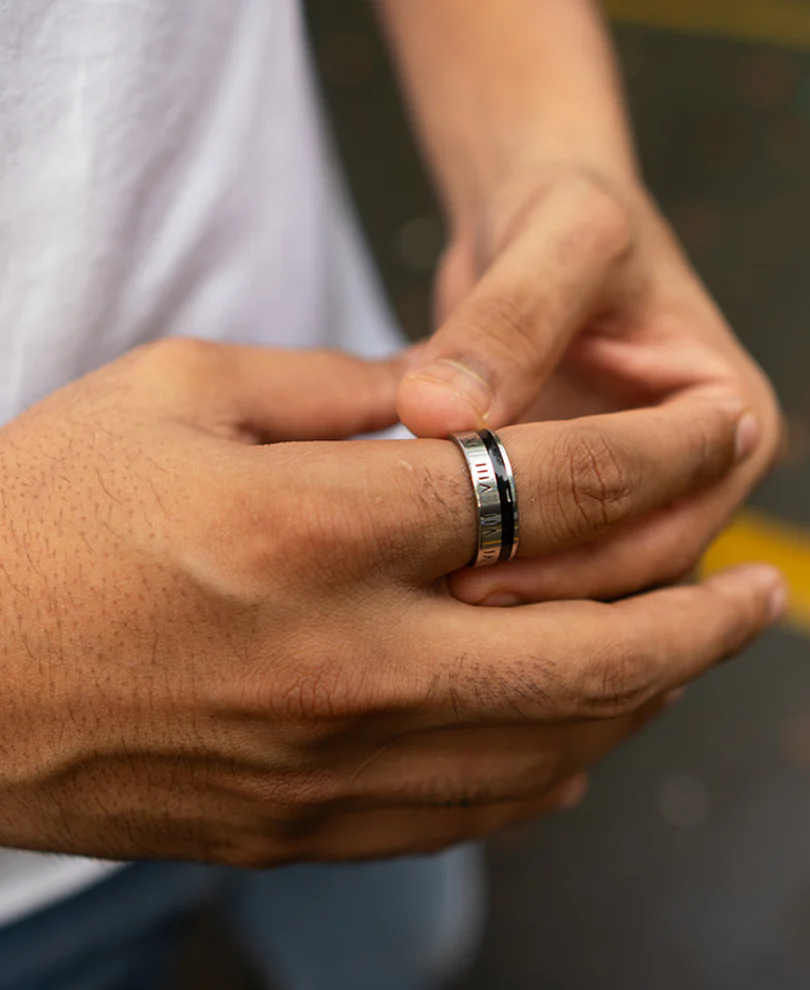 Sliver Roman Designâ Ring
